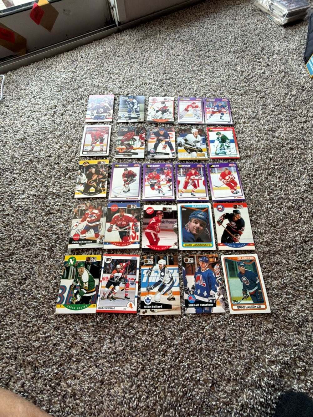 Collection of Vintage 1990-1991 Pro Set NHL Hockey Trading Cards (25 Card Lot) #